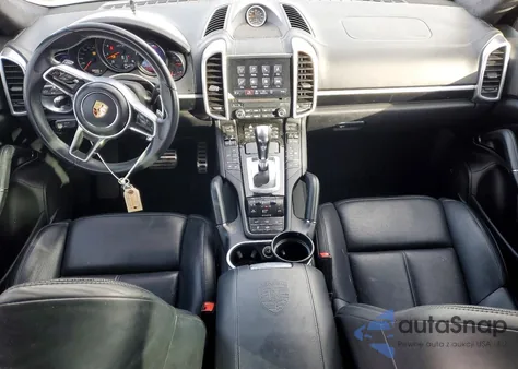 2017 Porsche Cayenne Gts z USA, uszkodzony, nr VIN WP1AD2A29HLA80217